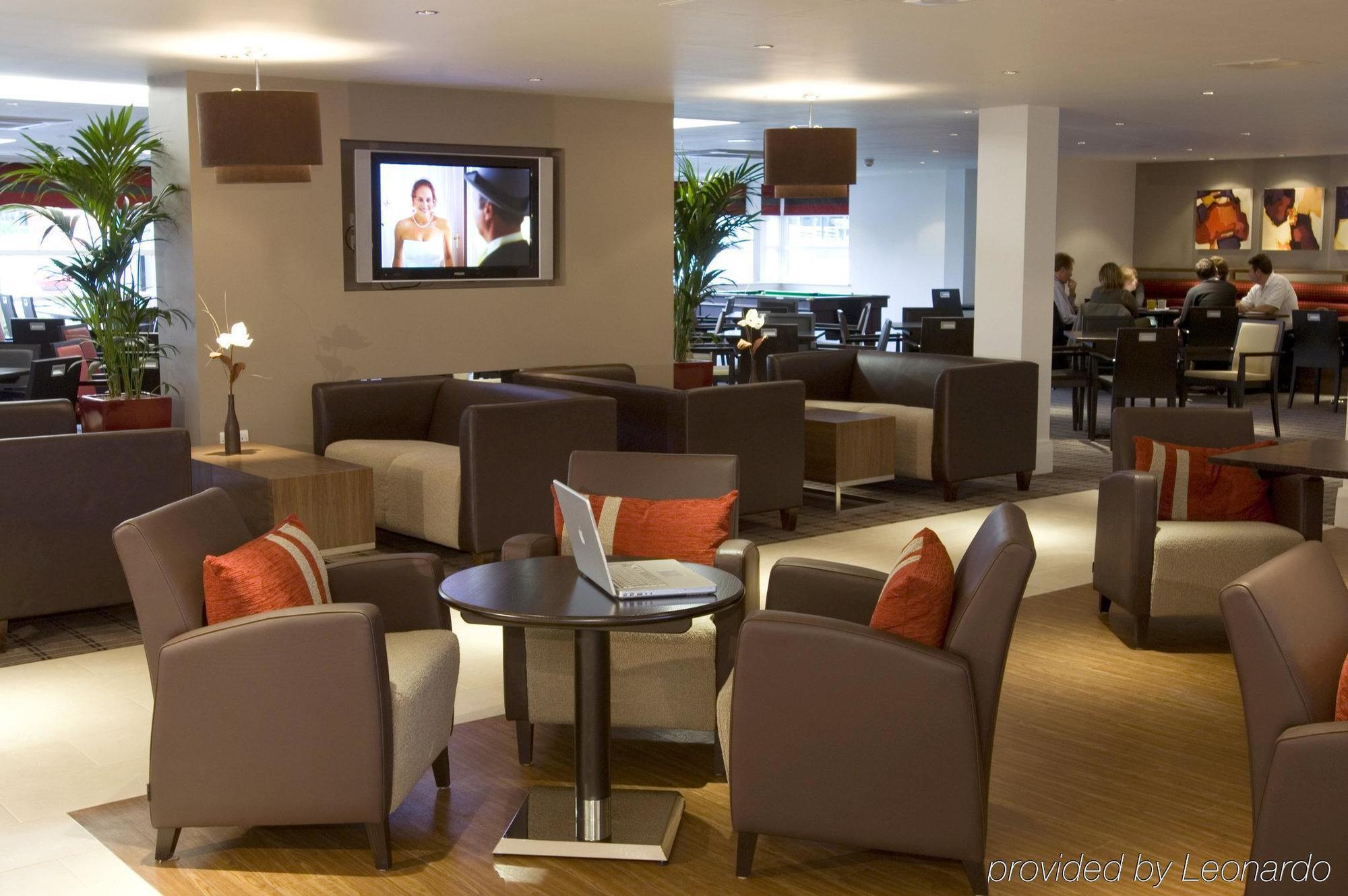 Holiday Inn Express Milton Keynes, An Ihg Hotel Extérieur photo